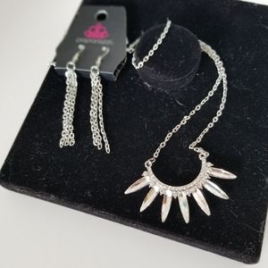 Paparazzi Necklace Set